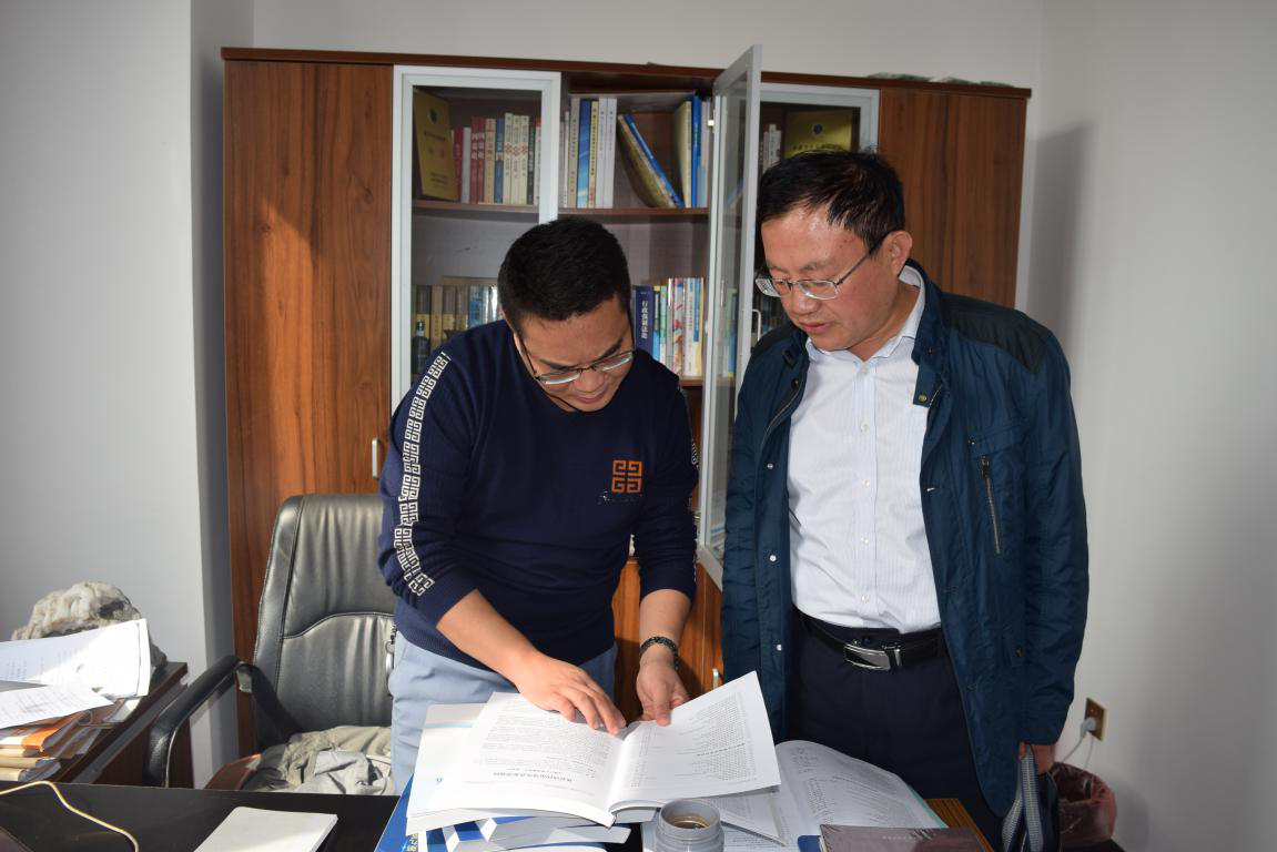 牛局长巡回指导查看资料 牛局长巡回指导查看资料